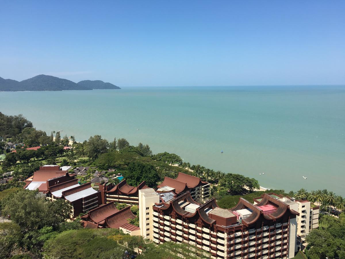 バツーフェリンギビーチThe Ferringhi Sea View At Sri Sayangアパートメント エクステリア 写真